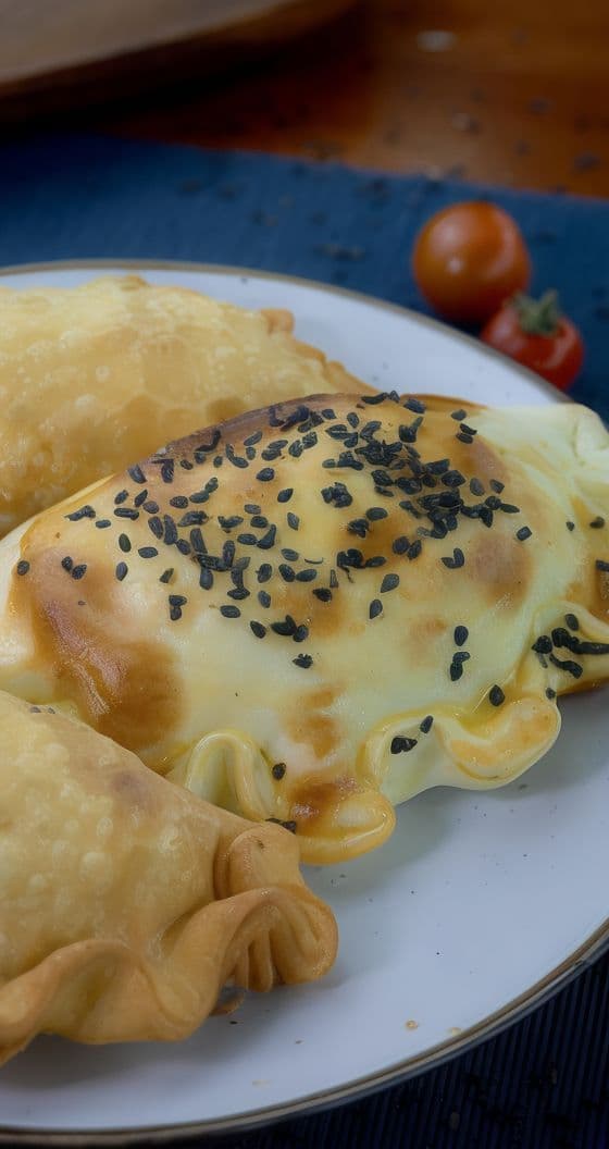 Imagen de Empanada Frita De Carne Con Cheddar