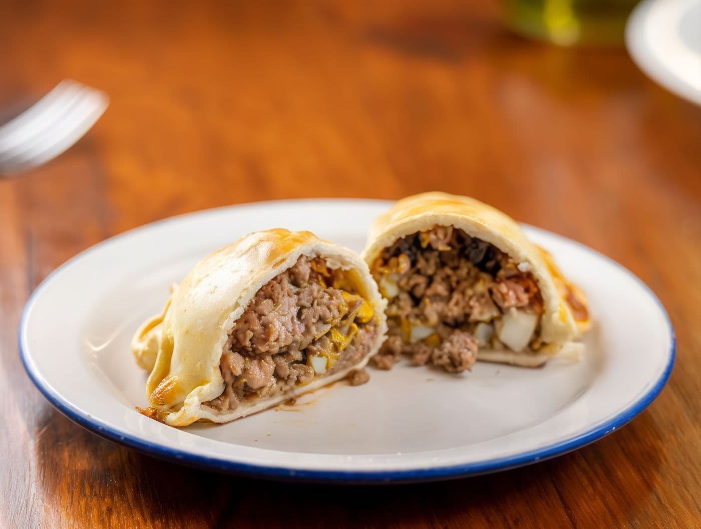 Imagen de Empanada al horno de carne y pasas